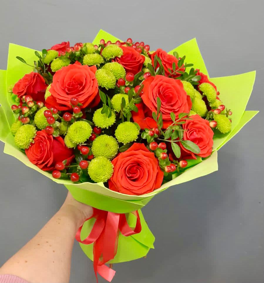 Букет цветов из: Хризантемы и Розы в Красноборске