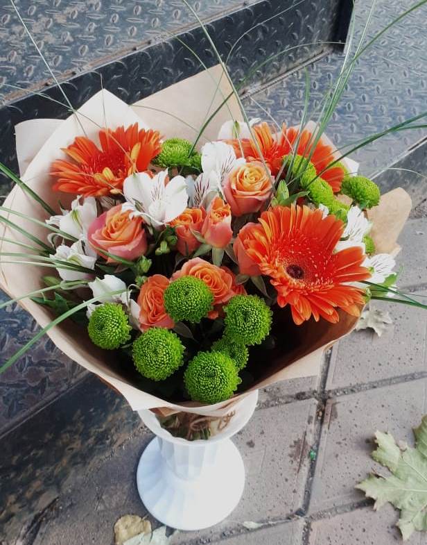 Букет цветов из: Герберы, Хризантемы, Альстромерии и Розы в Красноборске