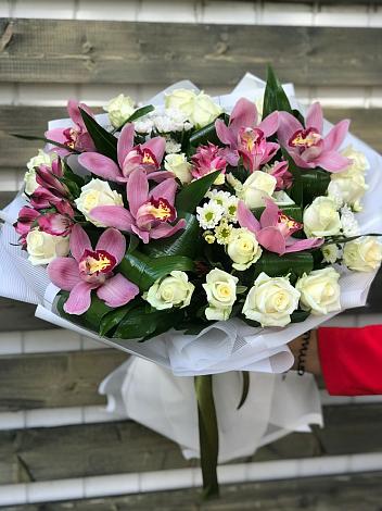Букет цветов из: Розы и Хризантемы в Красноборске