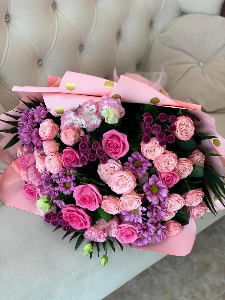 Букет цветов из: Хризантемы, Розы и Лизиантусы в Красноборске