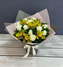 Букет цветов из:  Орхидеи и Розы в Красноборске