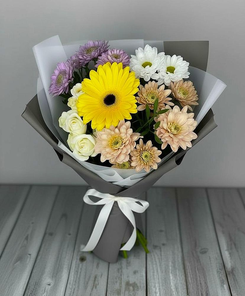 Букет цветов из: Розы, Герберы и Хризантемы в Красноборске
