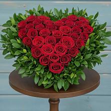 Цветочная композиция из Розы в виде сердца в Красноборске