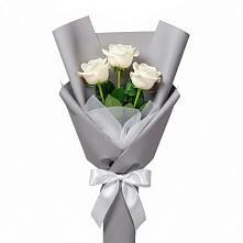 Букет 3 белые розы в Красноборске