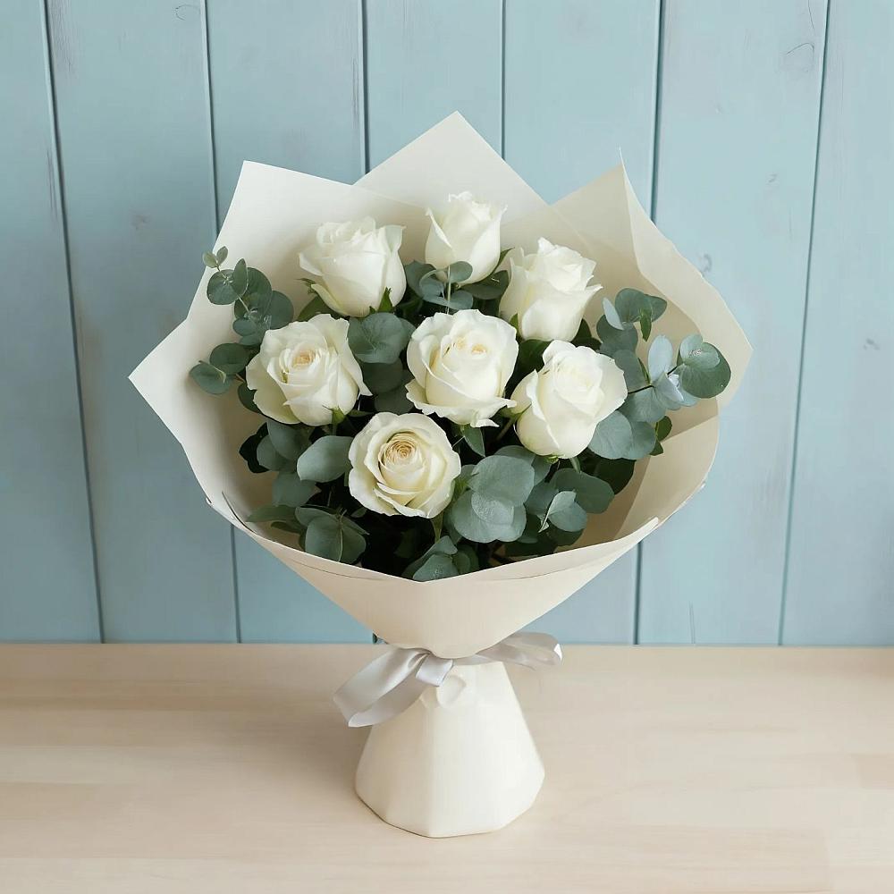 Букет Белые розы в Эвкалипте в Красноборске