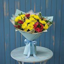 Букет цветов из:  Альстромерии и Хризантемы в Красноборске