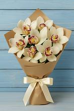Букет цветов из:  Орхидеи и Розы в Красноборске